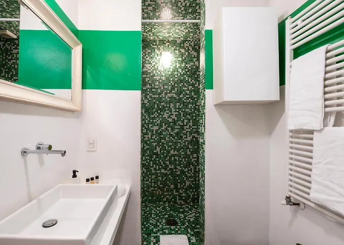 Paolo Sarpi, 36 - Inside Apartment *