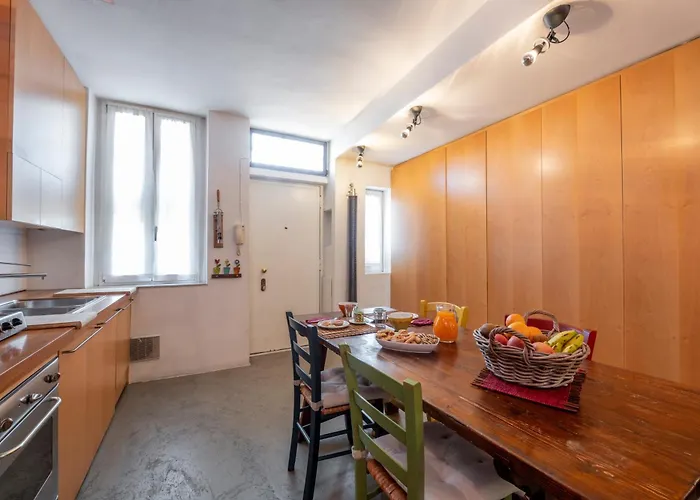 Paolo Sarpi, 36 - Inside Mailand
