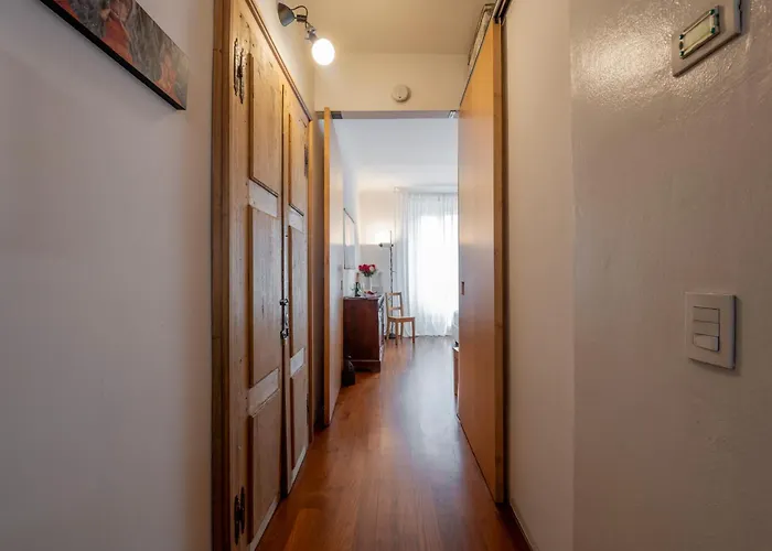 Paolo Sarpi, 36 - Inside Apartment *